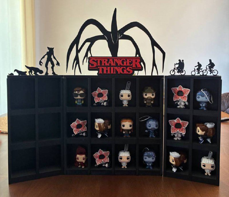 Полочка для фигурок Stranger Things