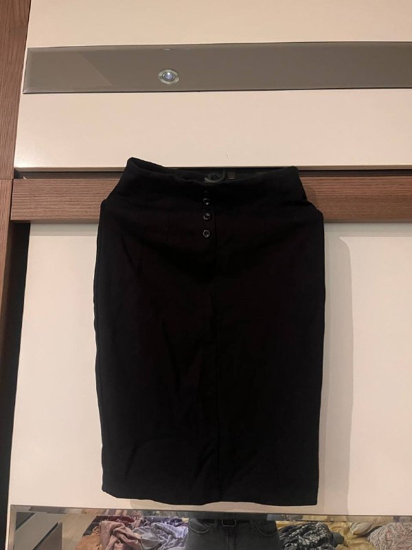 Йога-коврик, Массажный мячик, Пиджак Reserved, Кофта Bershka, Платье Oodji, Бархатное платье, Лонгслив, Джинсы скини, Юбка-карандаш 9