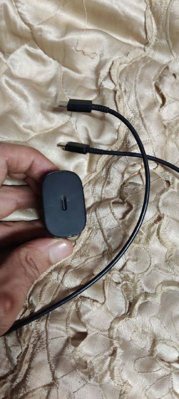 Samsung S22 8/128 GB с чехлом и зарядкой 7