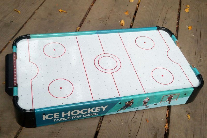 Настольный аэрохоккей, Настольный футбол 4