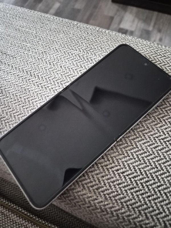 Телефон Samsung Z Flip 6 256GB серый 6