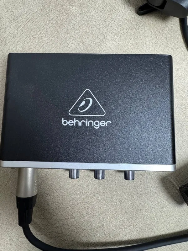 Звуковая карта Behringer U-Phoria UMC22 1