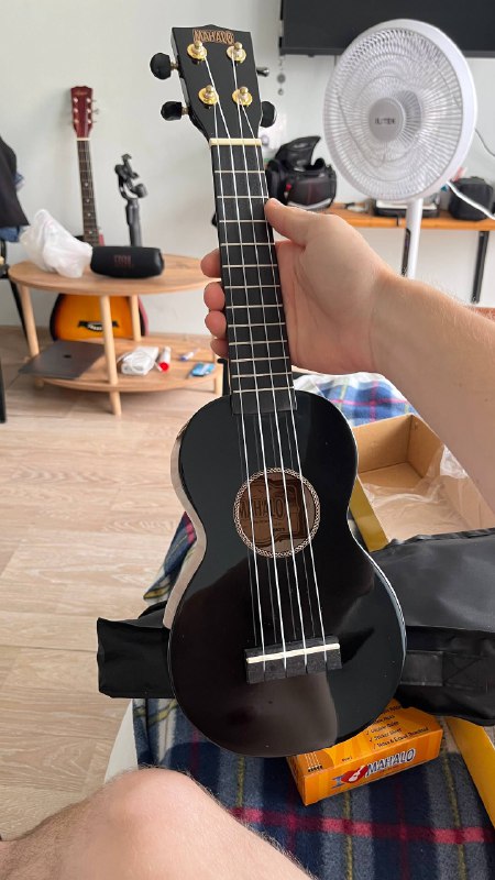 Укулеле новая