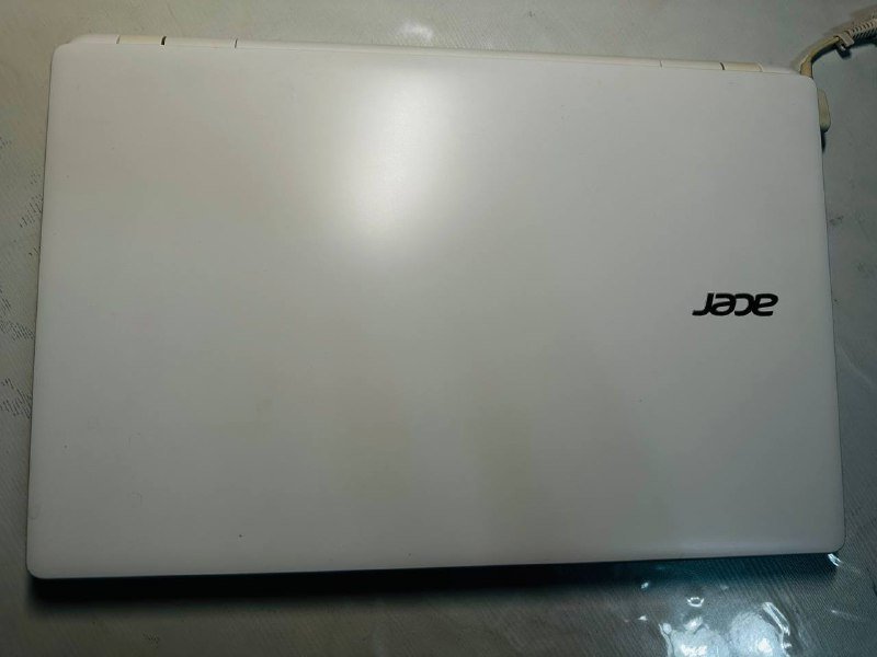 Ноутбук Acer Aspire V3-572G-3425 White 3