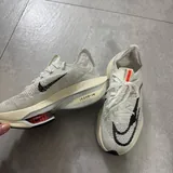 Кроссовки 1