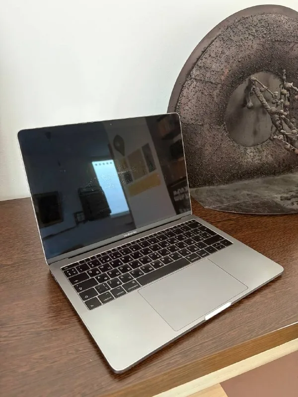 MacBook Pro 13-inch 2017 i5 8GB RAM 128GB SSD 1