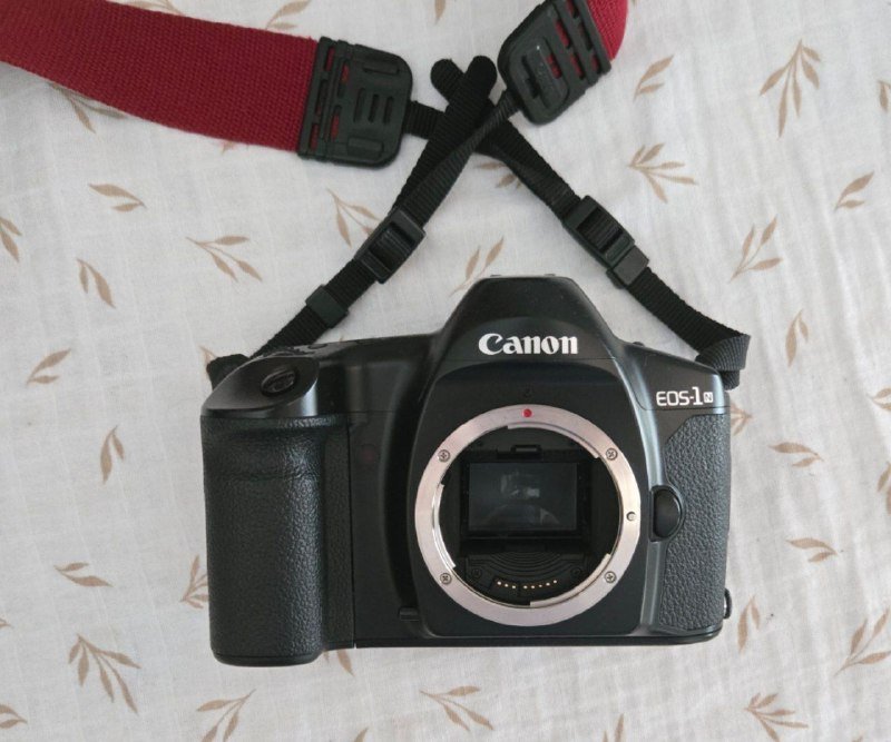 Canon EOS-1N пленочная фотокамера и объектив EF 70-300mm 6