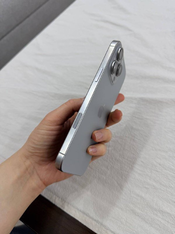 iPhone 16 Pro Max 256GB eSIM 3