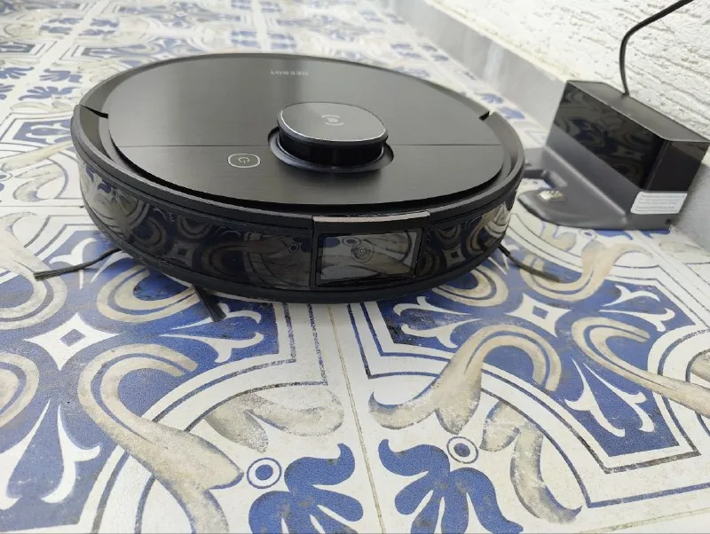 Моющий робот-пылесос ECOVACS DEEBOT OZMO T8 AIVI 1