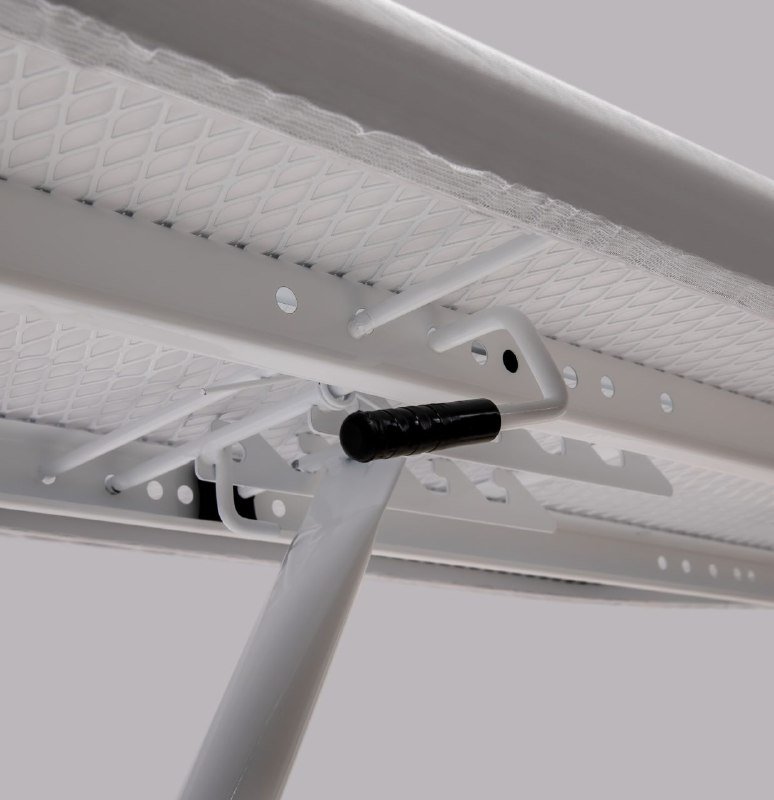 Утюг и гладильная доска 6