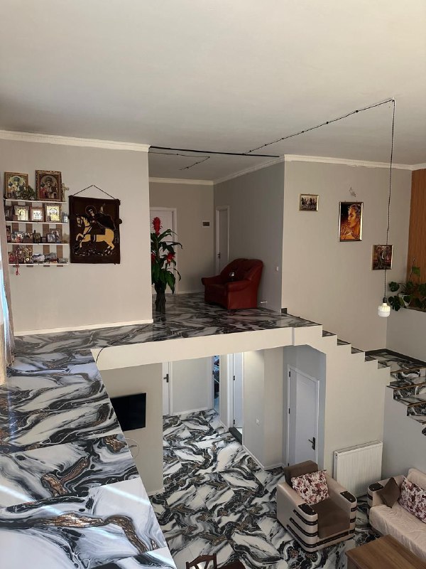 Дом 5 спален с подвалом, земельным участком 5