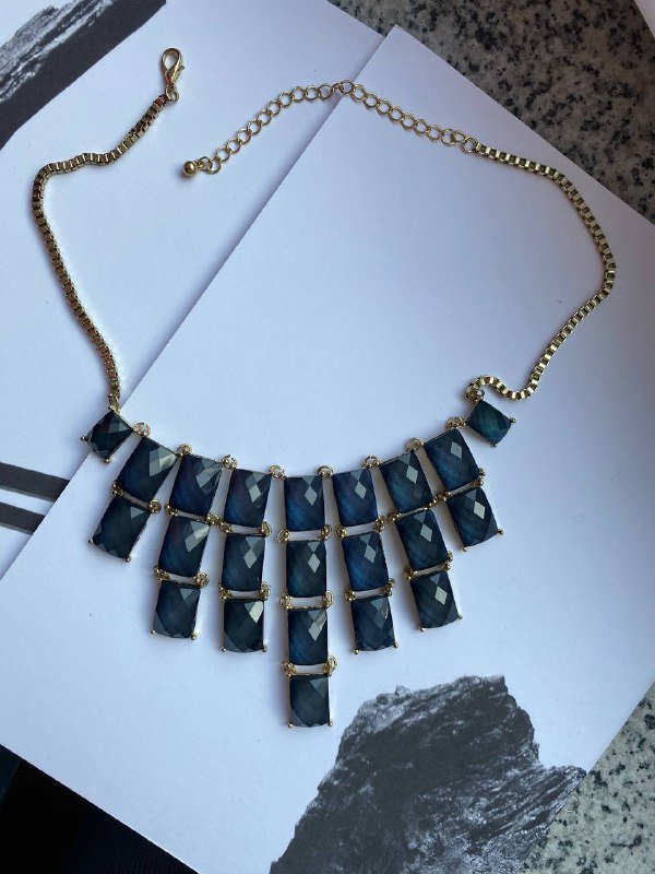 Колье в винтажном стиле