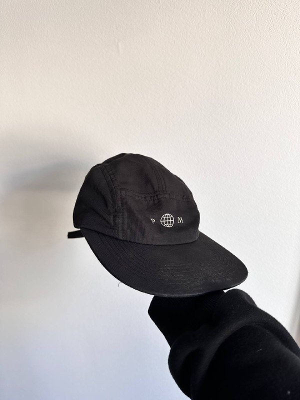 Брюки Levis, Брюки Dickies, Рубашка Pull&Bear, Джинсовая рубашка, Жилетка, Кепка, Сумка Nike, Очки, Шопперы, Селфи палка 8