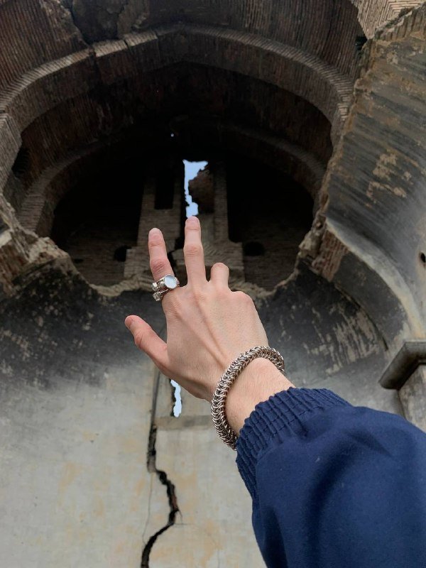 браслет, чехол для зажигалки, кольчужная перчатка, чехол для духов, галстук, маленькая сумка с жемчугом