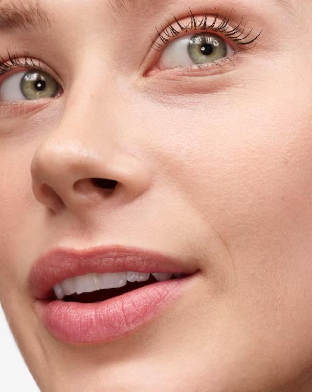 Тинт Glossier, Помада Body Shop, Кисть для бронзера 4