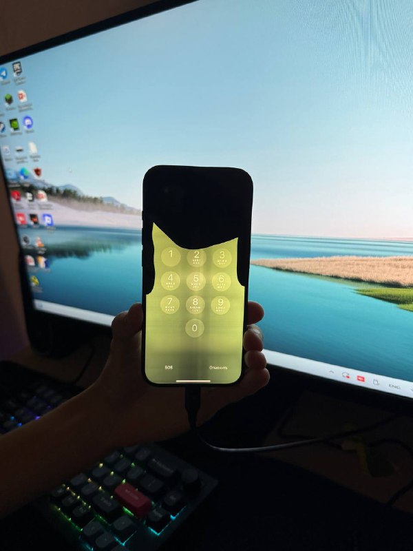 Айфон 15 Pro 256 GB с поврежденным экраном 3