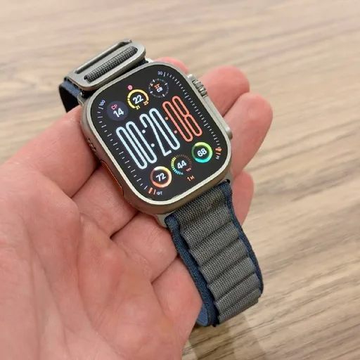 Apple Watch Ultra 2, AirPods Max USB-C