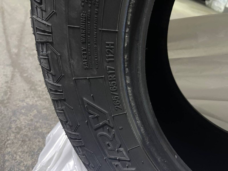 Комплект б/у шин Toyo Open Country, Yokohama Geolander 265/65/R17 2