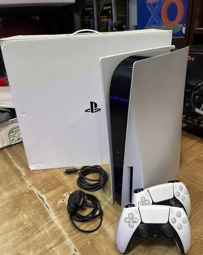 PlayStation 5, два джойстика