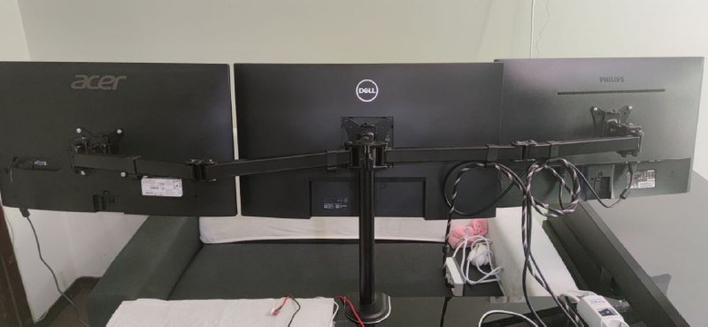 Мониторы Dell, Phillips, Acer и кронштейн на 3 монитора 8