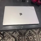 ორი MacBook 16 Pro და 13 1