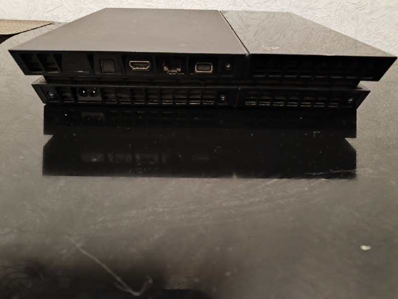 пс4 playstation 500гигов с 2 джойстиками и флешкой, часы corren 4