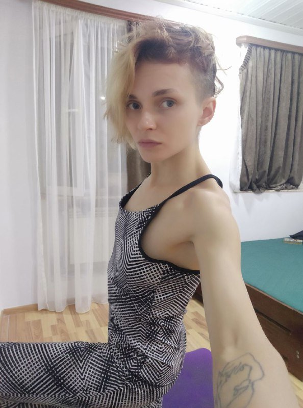 Платья, комбезы и красная жилетка 3