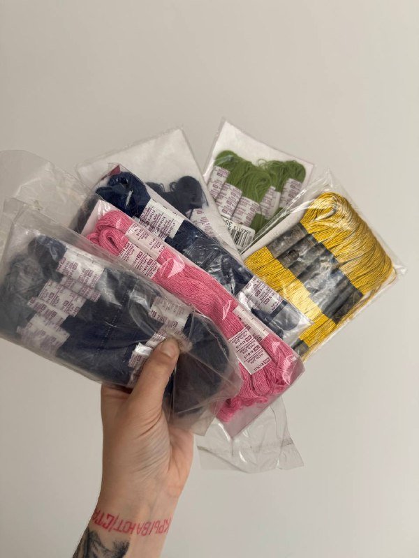 Нитки мулине синие, зеленые, золотые, розовые