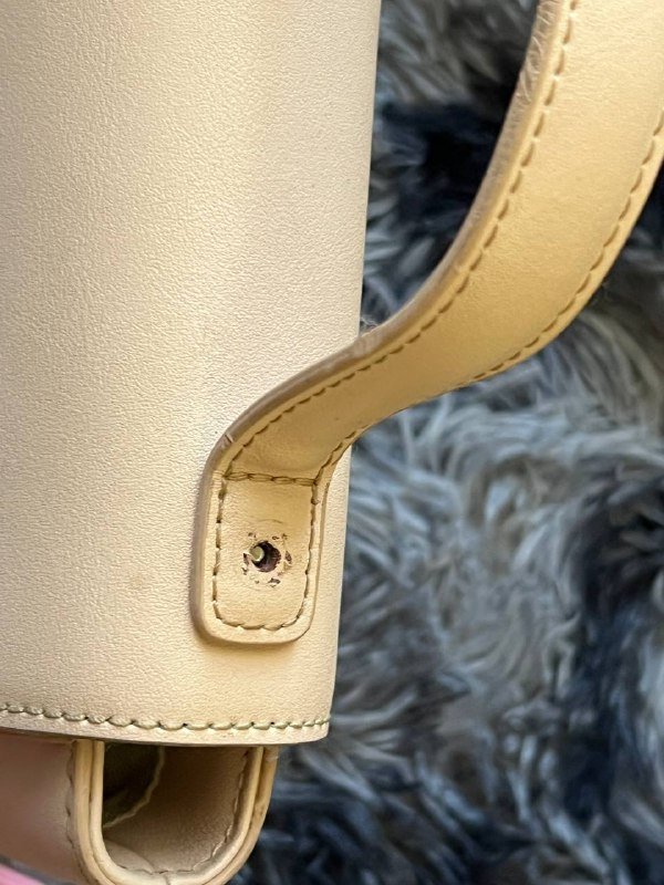 Сумка Alla Pugachova, Чехол iPhone 13 Pro Max, Свитер, Желтая сумка 2