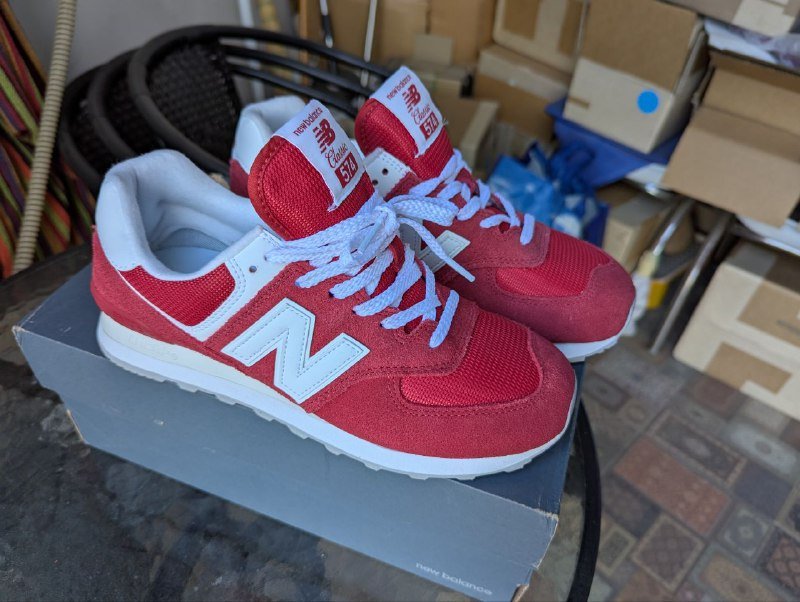 Кроссовки New Balance 574 красного цвета, размер 41.5