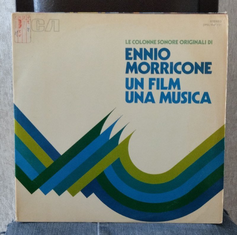 Пластинки: Ливин блюз, Азербайджанский ансамбль, Морриконе, Can, Зеркальный звездочет 3