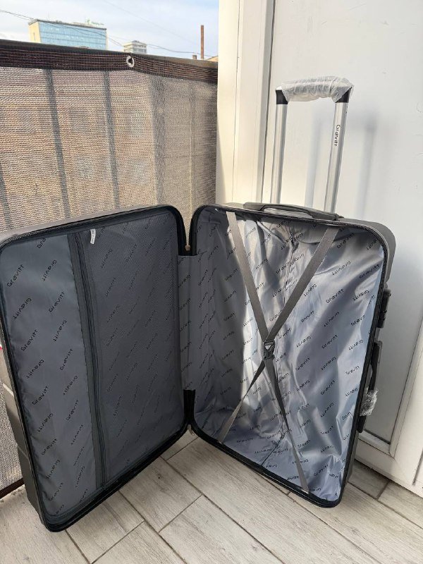 Чемодан пластиковый ABS 8