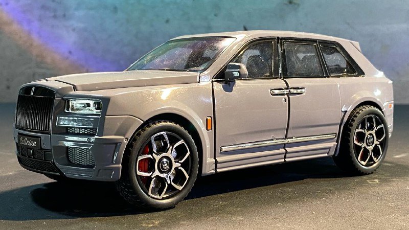 Коллекционные модели машинок 1:24 с светом и звуком 4