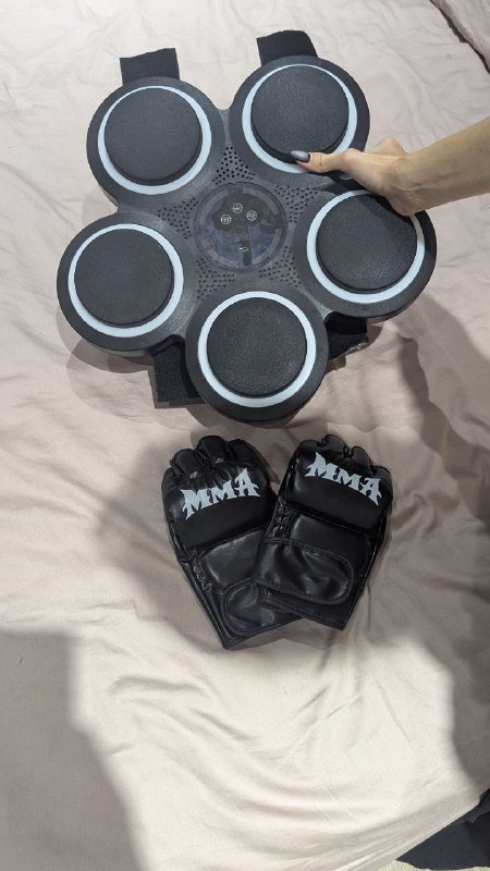Перчатки MMA и электронные тренажеры для бокса