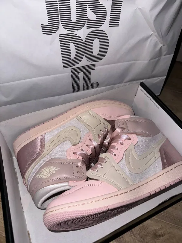 Air Jordan 1 High sneakers