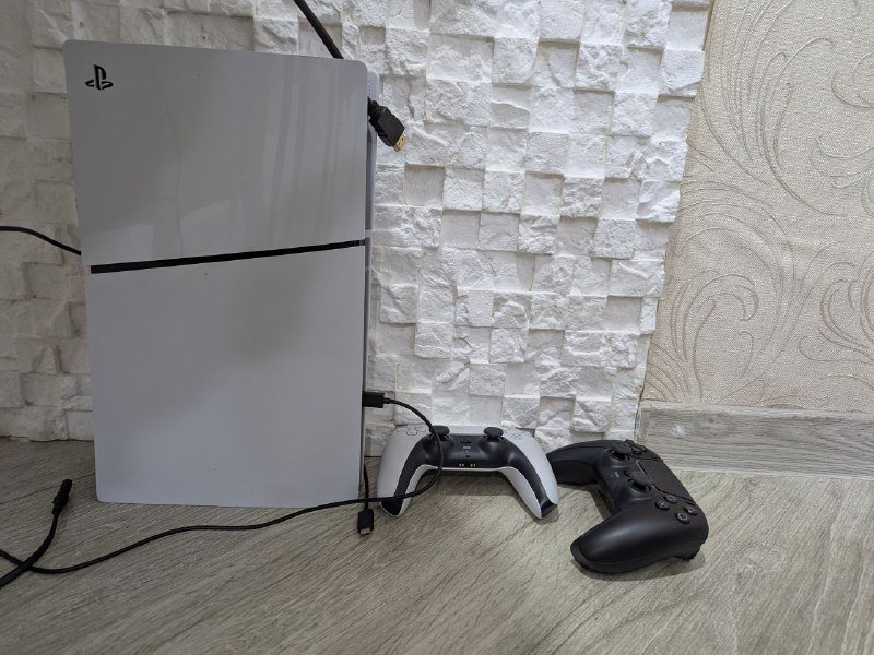 PlayStation 5 Slim, 2 геймпада, игры