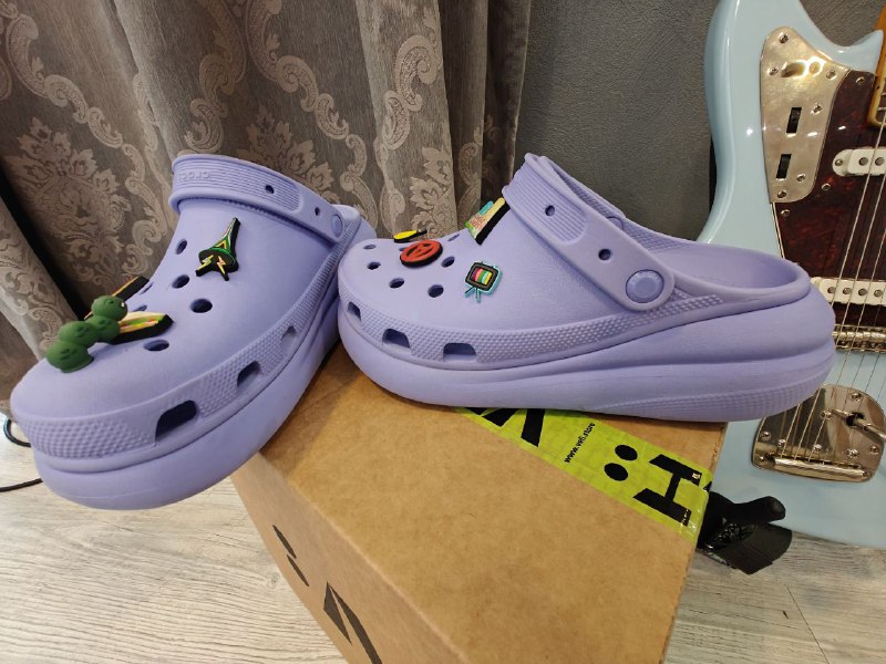 Adidas YEEZY 450, Vans old school, Adidas Rivalry Low, Crocs Crush Clog 7