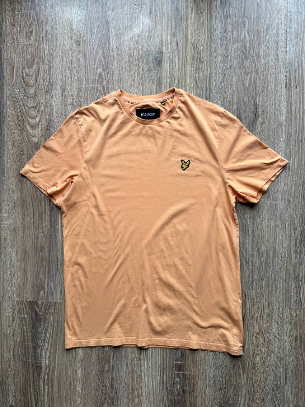 Джинсовая куртка Levi’s, Ветровка Kappa, Джинсы Ed Hardy, Кроссовки Adidas Adi2000, Футболка Alpha Industries, Кепка Oakley, Футболка Lyle & Scott, Поло Kappa, Футболка Nike 7
