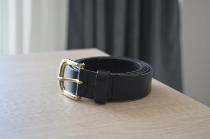 пальто, клатч, юбка, анорак, бомбер, ремень, платье 8