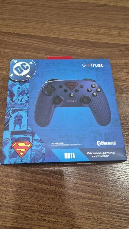 Беспроводной геймпад Trust GXT Muta Superman 1
