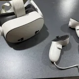 Apple Watch Ultra 2, DualShock, Meta Quest 3S 5
