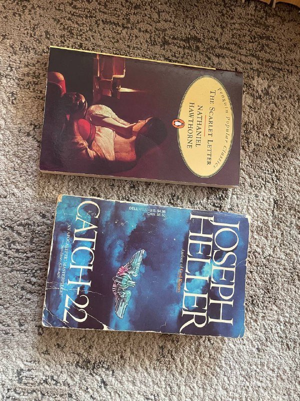 Книги в ассортименте 2