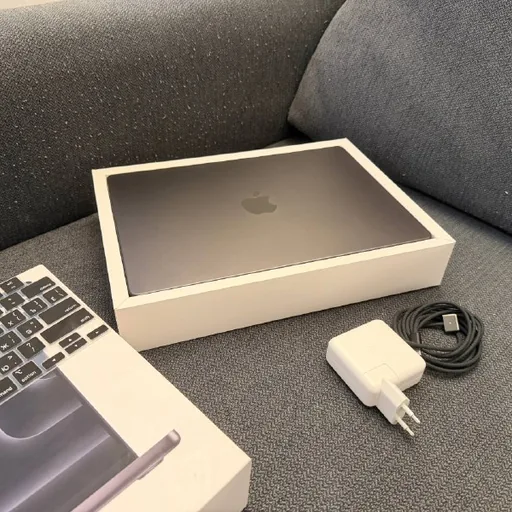MacBook Pro M4 14'' 16GB RAM 512GB SSD