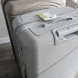 Большой чемодан на колёсиках 1