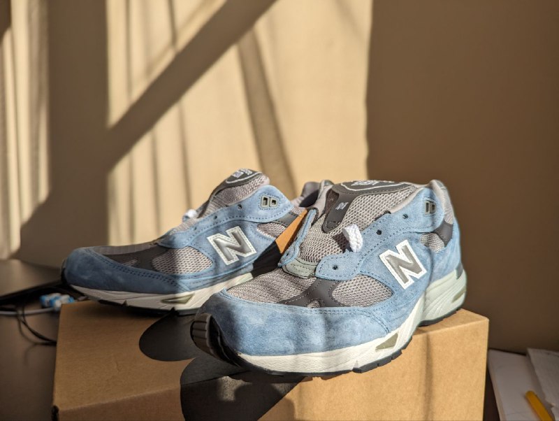 Женские кроссовки New Balance 991
