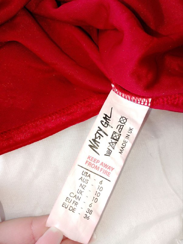 Платье новое от PrettyLittleThing, новое бархатное платье от Nasty Gal 6