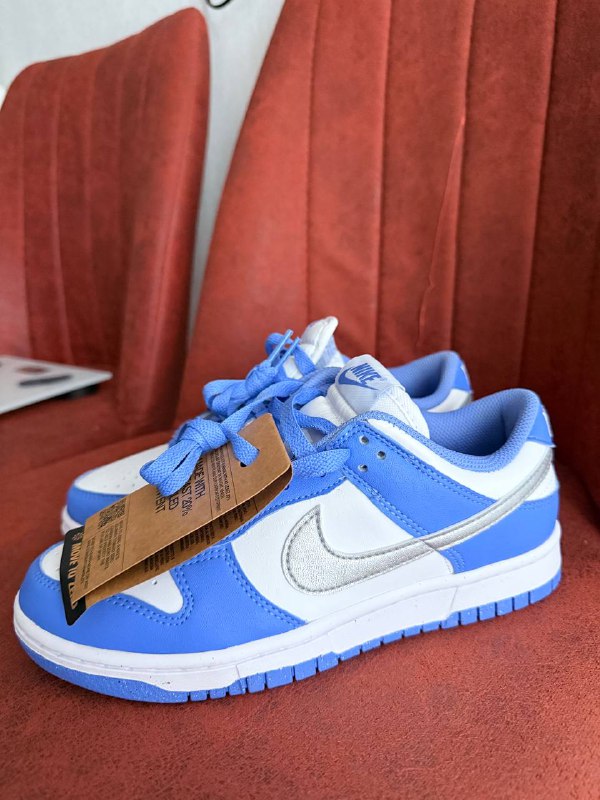 Кроссовки Nike размер 37.5