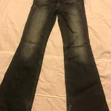 Jeans, top, long black skirt 1
