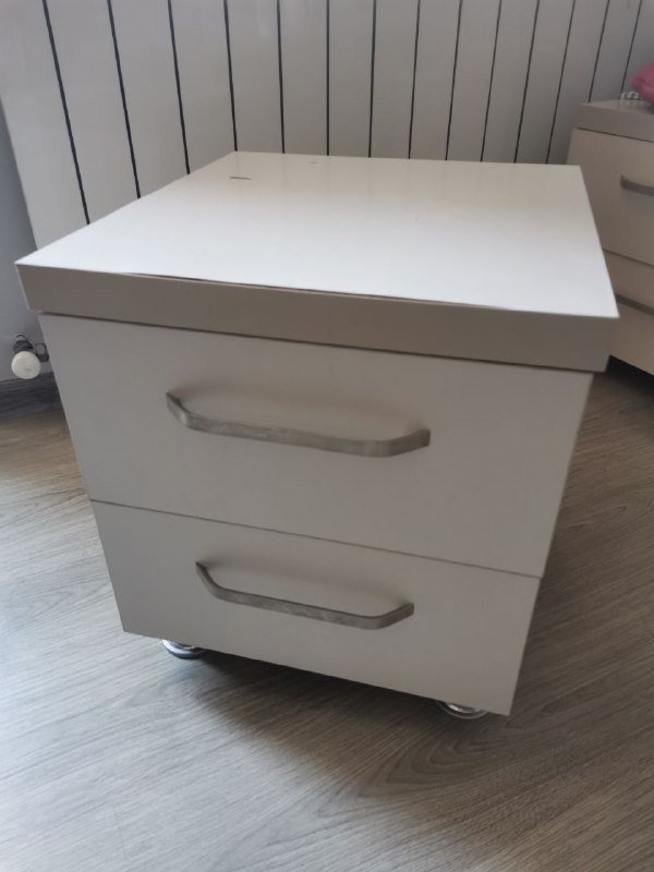 2 тумбы 40,5х42,5 см