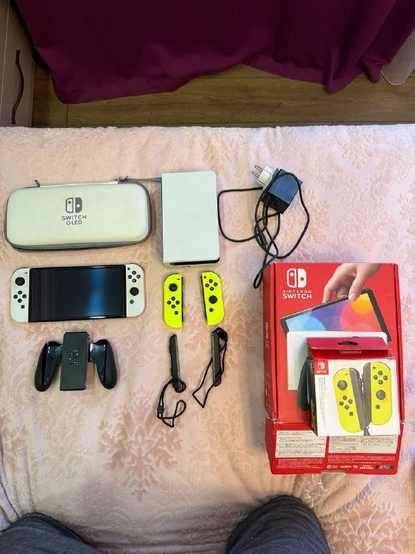Nintendo Switch OLED, Joy-Con, док-станция, microSD, кейс